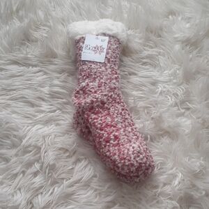NWT Cozy Hub Pink Fuzzy Sherpa Cabin Sock Sock Size 9-11